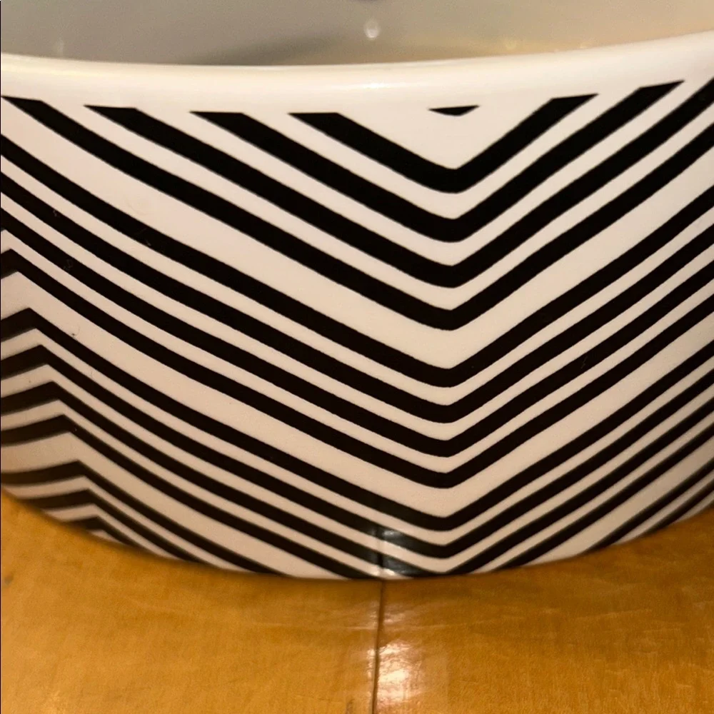 Black and White Ceramic Dog Feeder Bowl